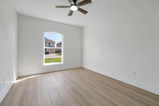 2455 PARSONS POND CIRCLE, Kissimmee, FL 34743