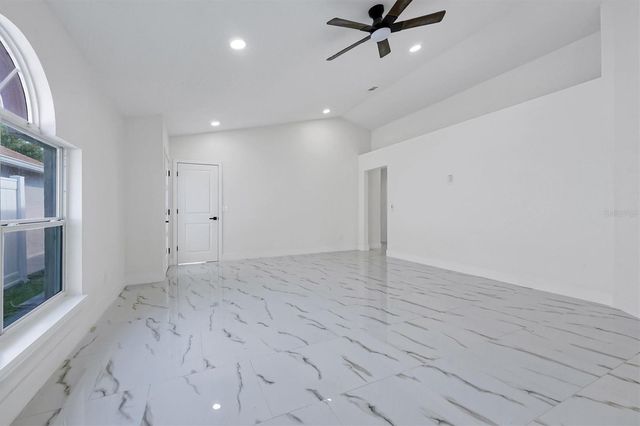 2455 PARSONS POND CIRCLE, Kissimmee, FL 34743