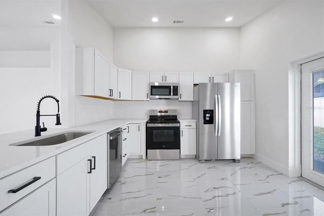 2455 PARSONS POND CIRCLE, Kissimmee, FL 34743