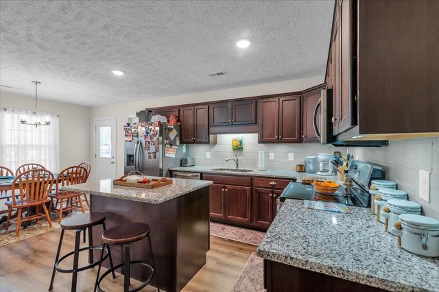 283 Timber Cir, Manchester, TN 37355