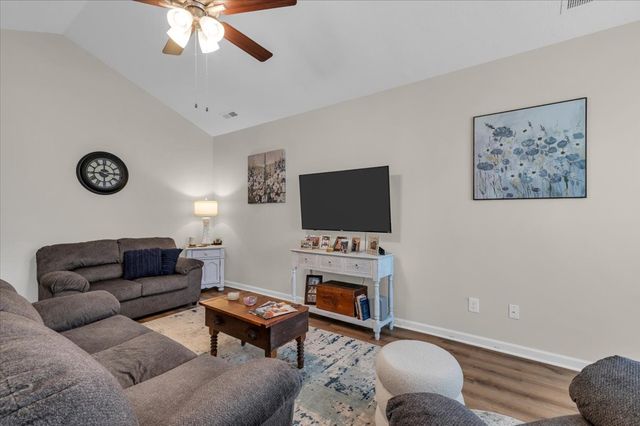 283 Timber Cir, Manchester, TN 37355