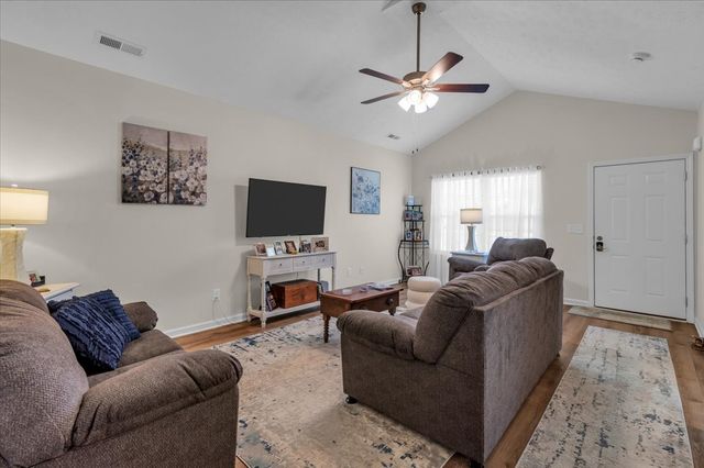 283 Timber Cir, Manchester, TN 37355