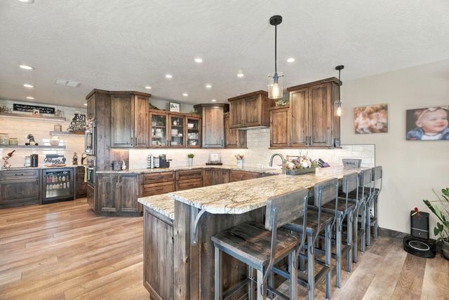 6807 S Bridle Ln, Greenacres, WA 99016