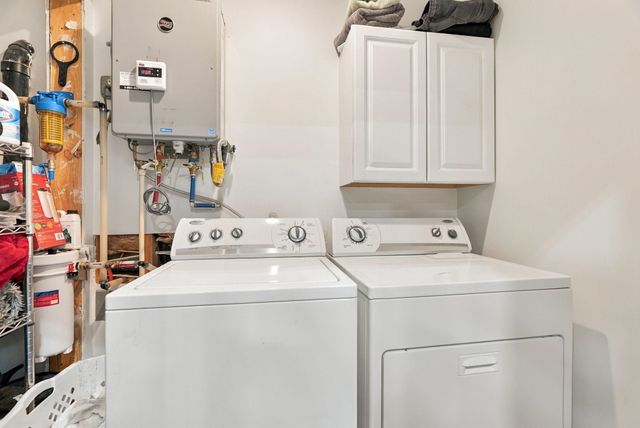 6807 S Bridle Ln, Greenacres, WA 99016