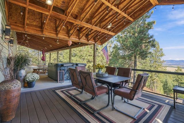 6807 S Bridle Ln, Greenacres, WA 99016