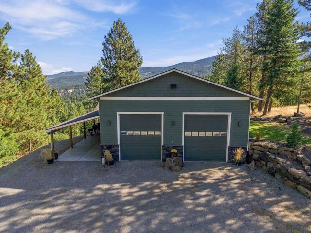 6807 S Bridle Ln, Greenacres, WA 99016