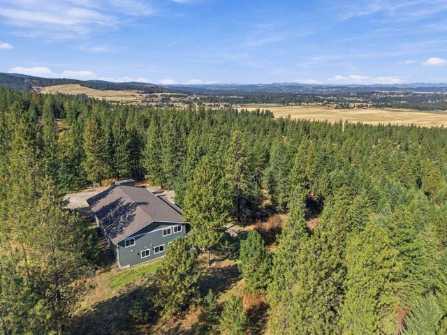 6807 S Bridle Ln, Greenacres, WA 99016