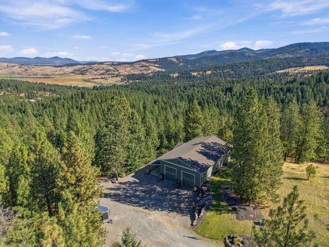 6807 S Bridle Ln, Greenacres, WA 99016