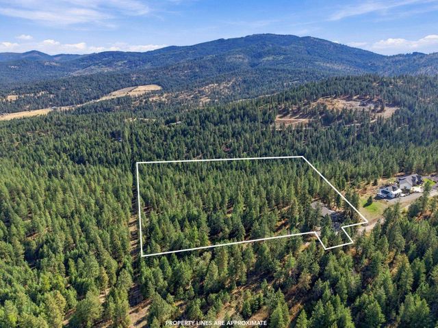 6807 S Bridle Ln, Greenacres, WA 99016