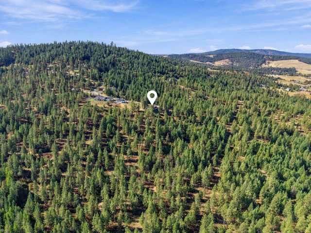 6807 S Bridle Ln, Greenacres, WA 99016