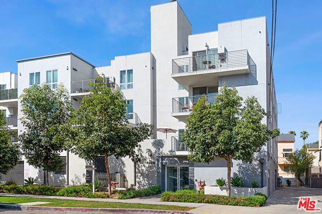 5229 Willowcrest Avenue 402, North Hollywood (los Angeles), CA 91601