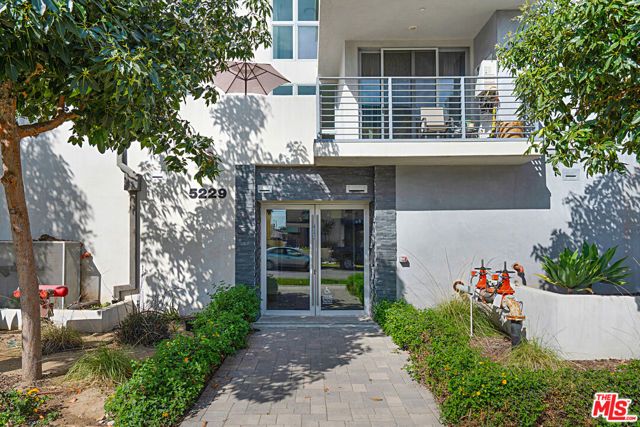 5229 Willowcrest Avenue 402, North Hollywood (los Angeles), CA 91601