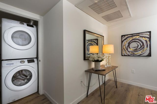 5229 Willowcrest Avenue 402, North Hollywood (los Angeles), CA 91601