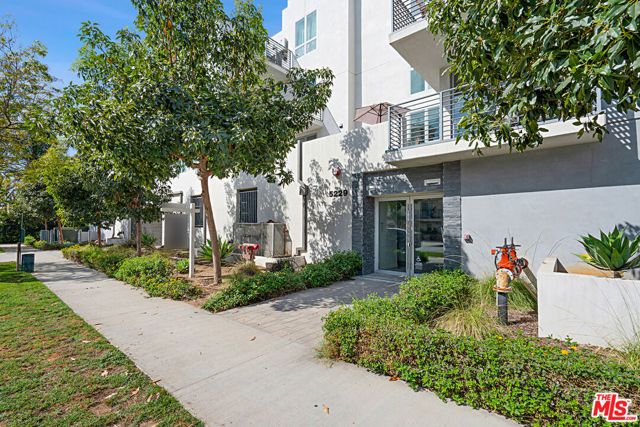 5229 Willowcrest Avenue 402, North Hollywood (los Angeles), CA 91601