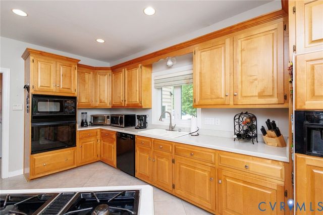 8143 Seaview Dr, Chesterfield, VA 23838