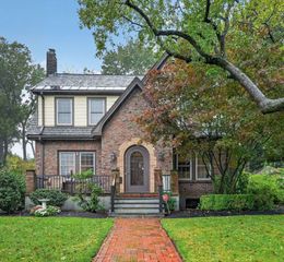 14 Houston St, Boston, MA 02132