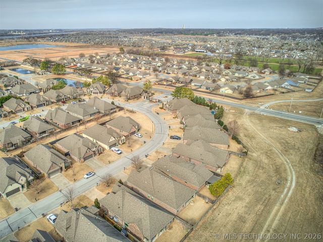 13223 S 68th East Avenue, Bixby, OK 74008