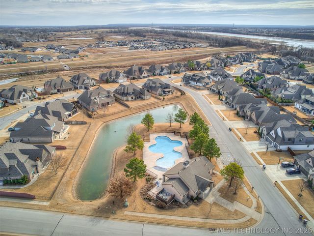 13223 S 68th East Avenue, Bixby, OK 74008