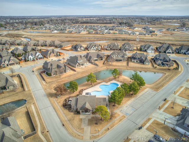 13223 S 68th East Avenue, Bixby, OK 74008