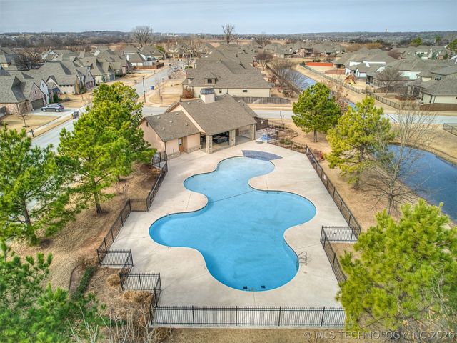 13223 S 68th East Avenue, Bixby, OK 74008