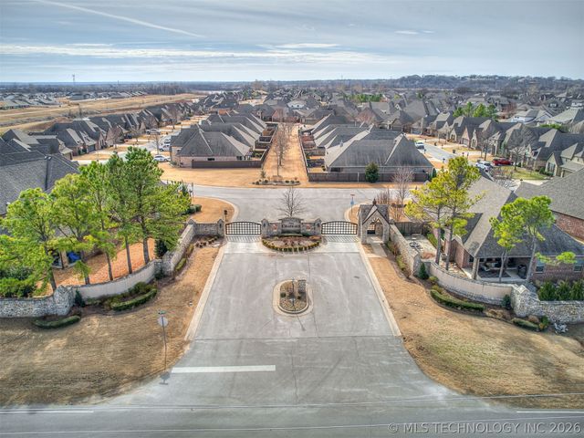 13223 S 68th East Avenue, Bixby, OK 74008