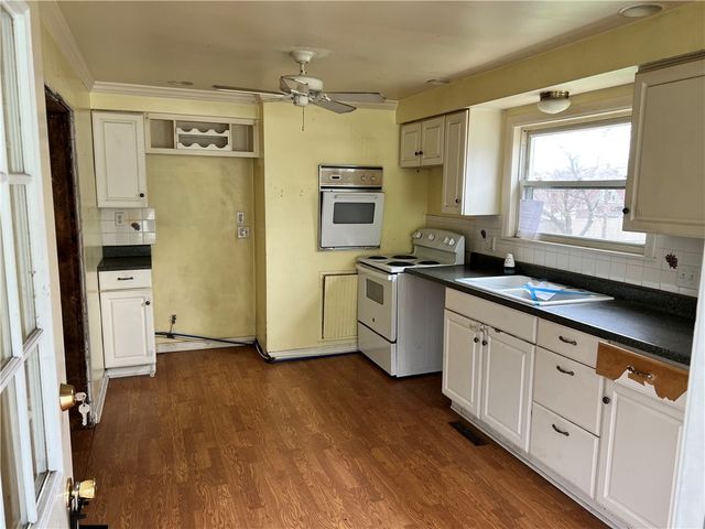 313 E 9th Ave, Tarentum, PA 15084