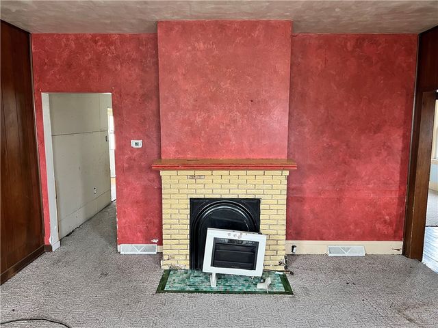 313 E 9th Ave, Tarentum, PA 15084