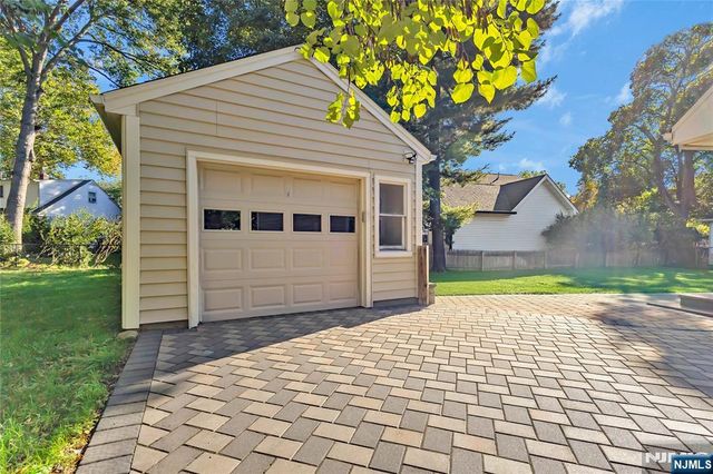 615 Bartell Place, Ridgewood, NJ 07450