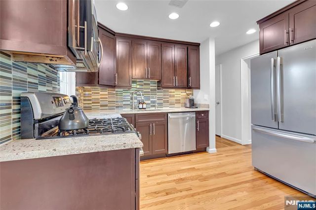 615 Bartell Place, Ridgewood, NJ 07450