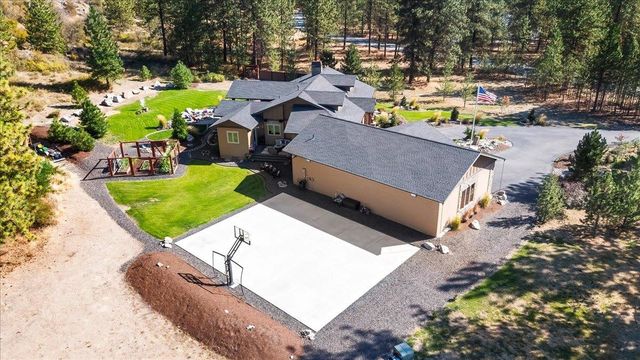 13606 N Riverbluff Ln, Spokane, WA 99208