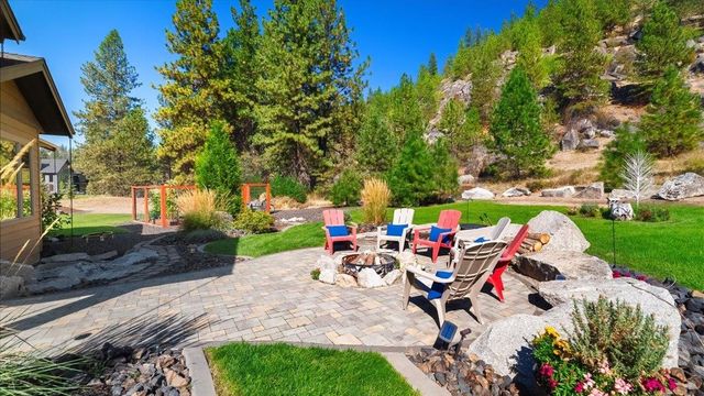 13606 N Riverbluff Ln, Spokane, WA 99208