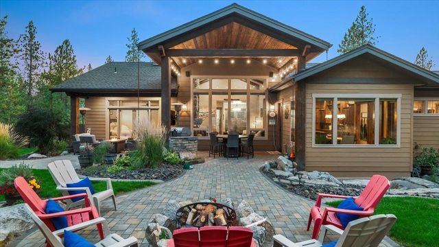 13606 N Riverbluff Ln, Spokane, WA 99208