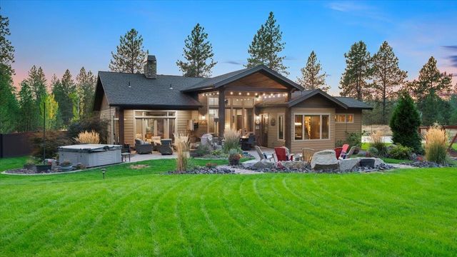 13606 N Riverbluff Ln, Spokane, WA 99208