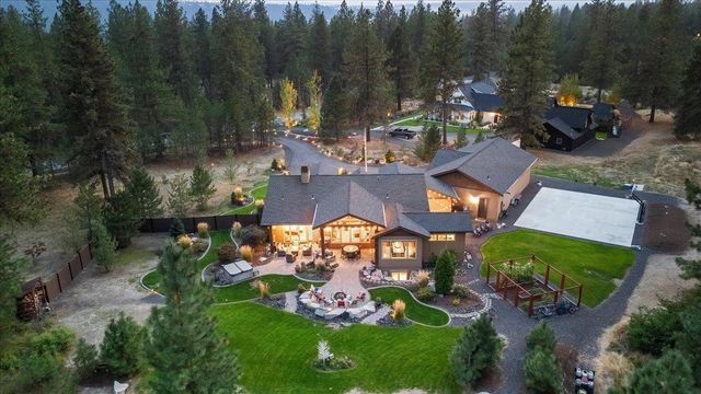 13606 N Riverbluff Ln, Spokane, WA 99208