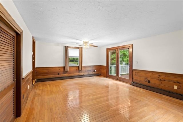 2 Margaret Rd, Foxboro, MA 02035