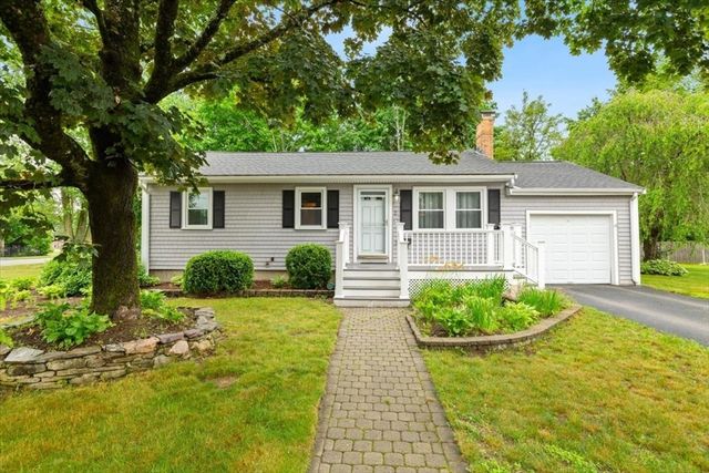 2 Margaret Rd, Foxboro, MA 02035