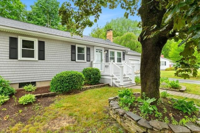2 Margaret Rd, Foxboro, MA 02035