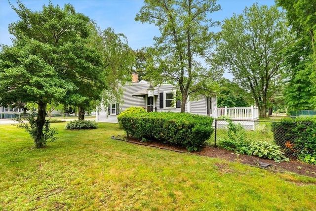 2 Margaret Rd, Foxboro, MA 02035