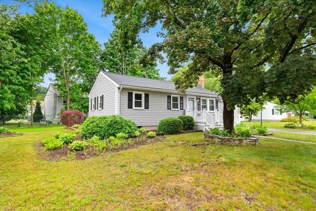 2 Margaret Rd, Foxboro, MA 02035