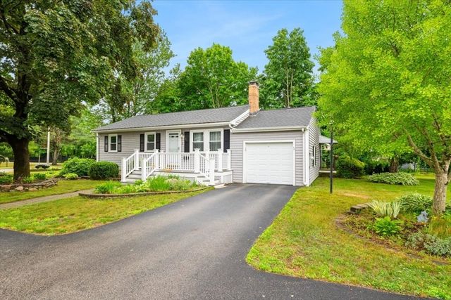 2 Margaret Rd, Foxboro, MA 02035