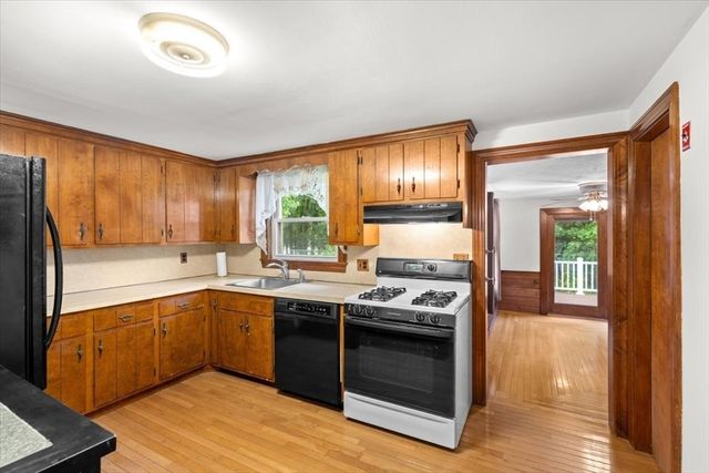 2 Margaret Rd, Foxboro, MA 02035