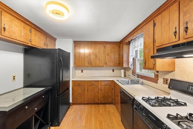 2 Margaret Rd, Foxboro, MA 02035