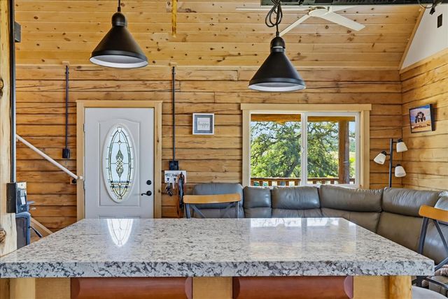 20012 White Oak Dr, Grass Valley, CA 95949