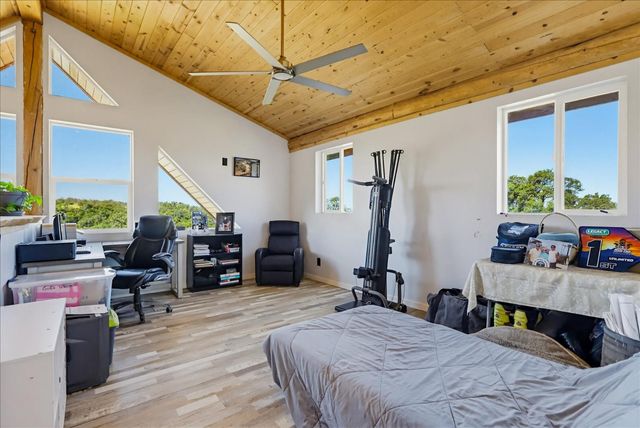 20012 White Oak Dr, Grass Valley, CA 95949
