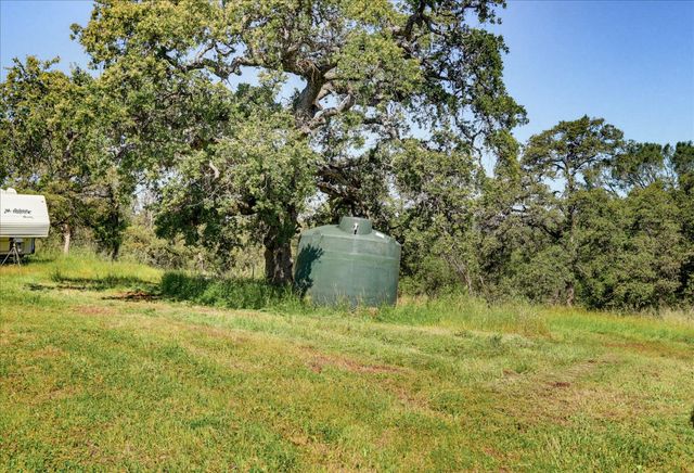 20012 White Oak Dr, Grass Valley, CA 95949