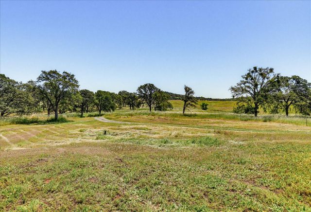 20012 White Oak Dr, Grass Valley, CA 95949