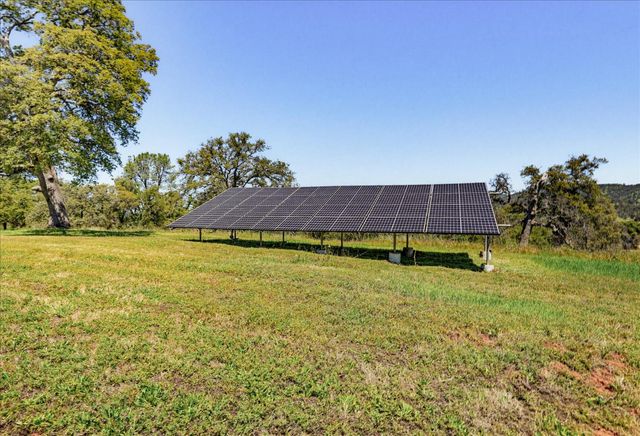 20012 White Oak Dr, Grass Valley, CA 95949