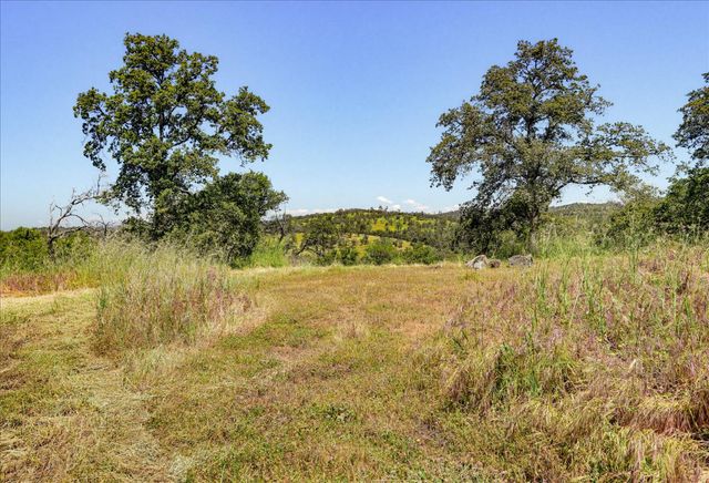 20012 White Oak Dr, Grass Valley, CA 95949
