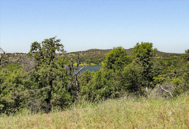 20012 White Oak Dr, Grass Valley, CA 95949
