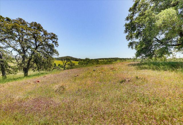20012 White Oak Dr, Grass Valley, CA 95949